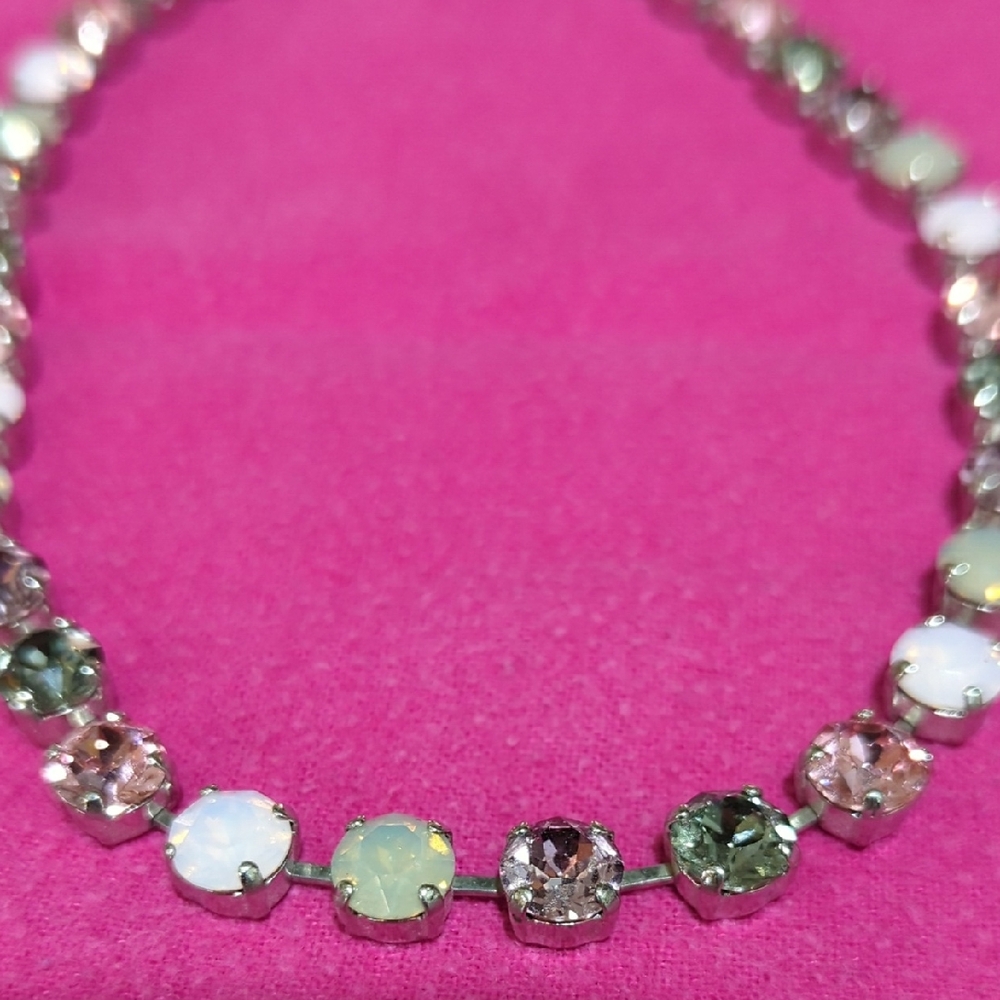 Swarovski crystals dominate color Pink 20 Inches